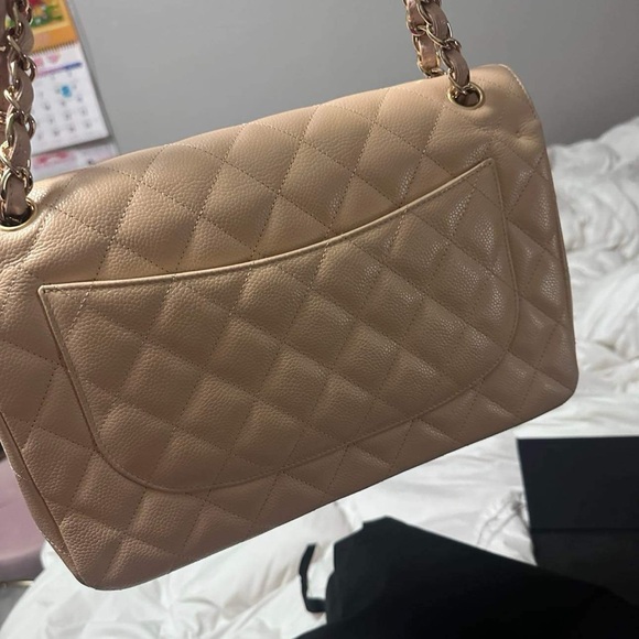 Chanel classic jumbo with gold hardware - Picture 2 of 7